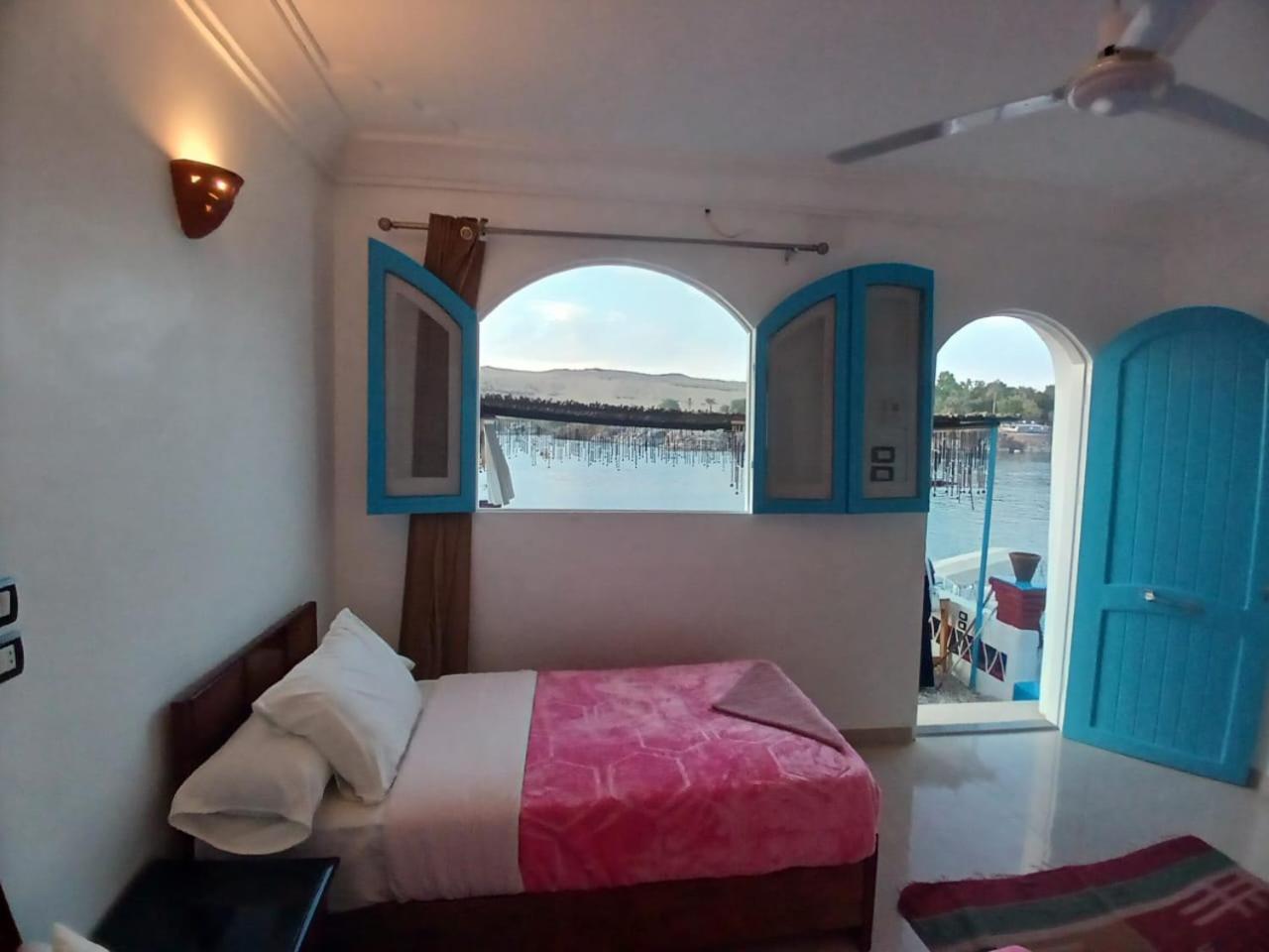 Nile Bride Hotel Асуан Екстериор снимка