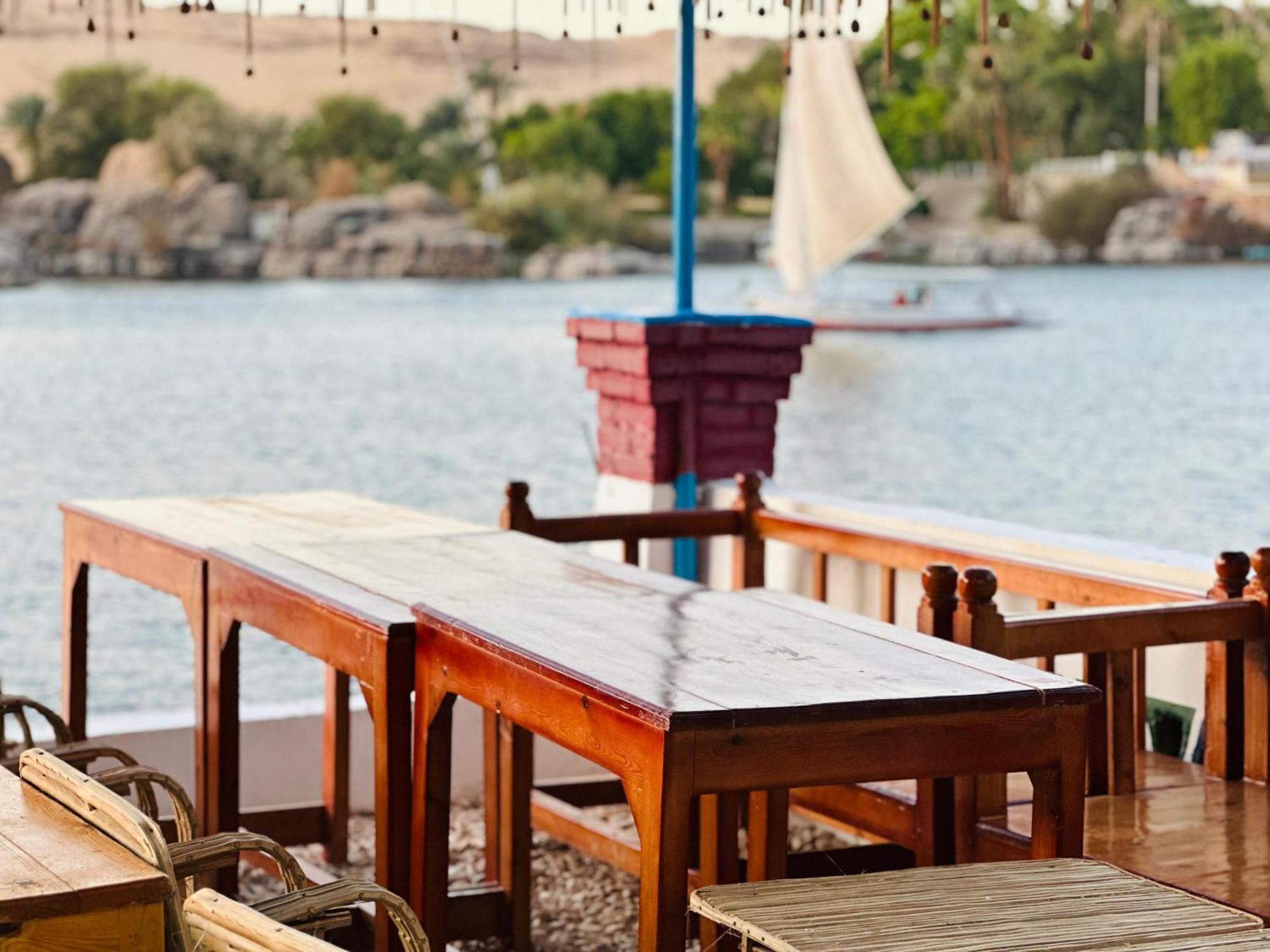 Nile Bride Hotel Асуан Екстериор снимка